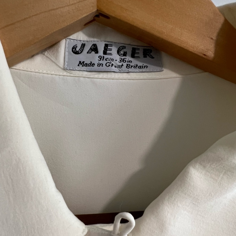 Jaeger button down blouse. - Picture 3 of 7